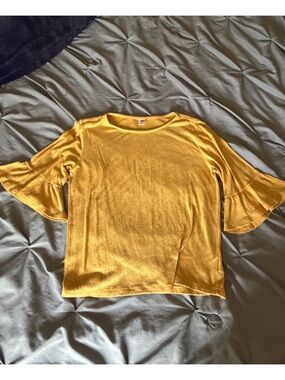 Old Navy Mustard Yellow Textured Tee